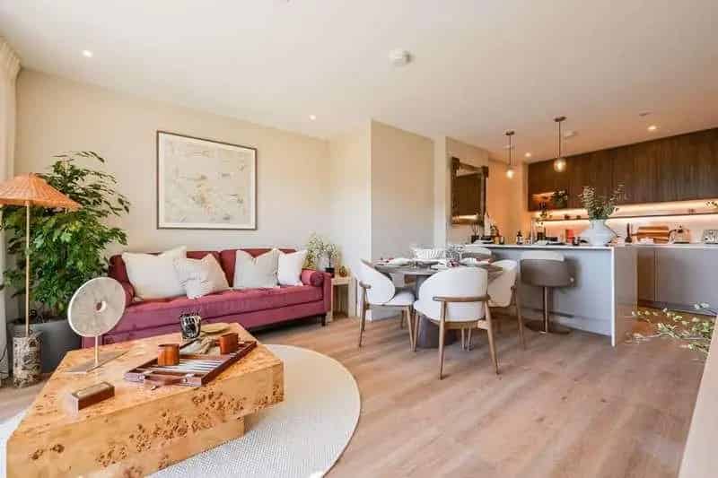 2 Bed Flat for Sale in Bow Green