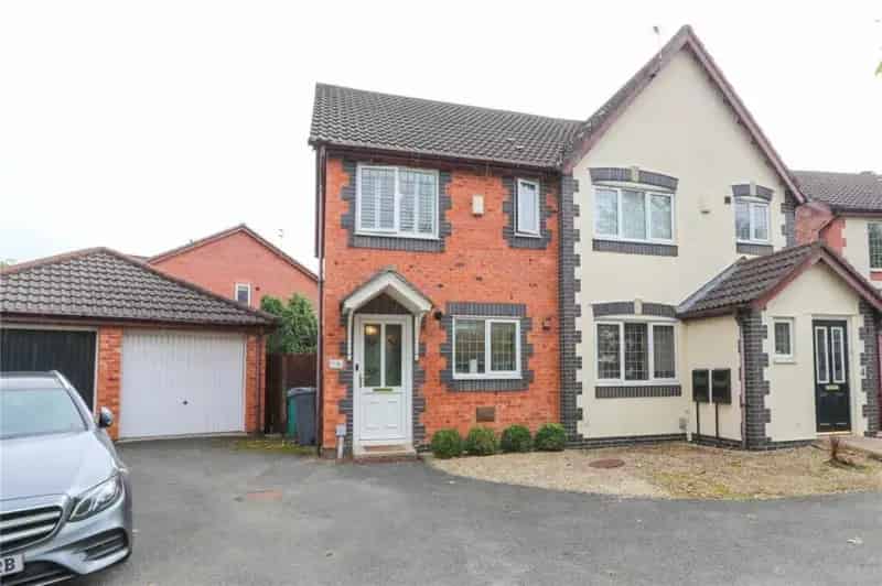 2 bedroom House
 To Rent