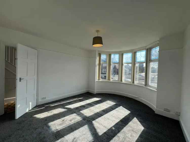 3 Bed Family Home Freshly Decorated New Flooring Garage EPC D Council Tax B