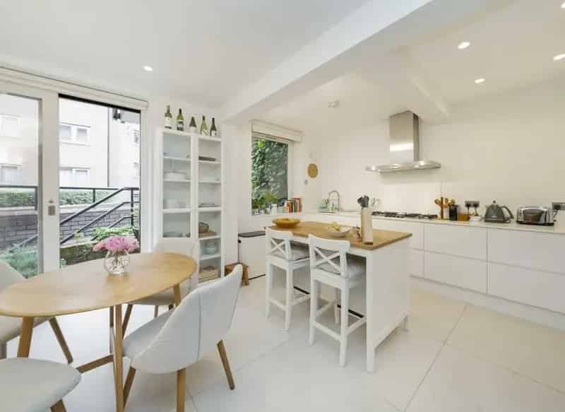 3 Double Bedroom House on Private Mews