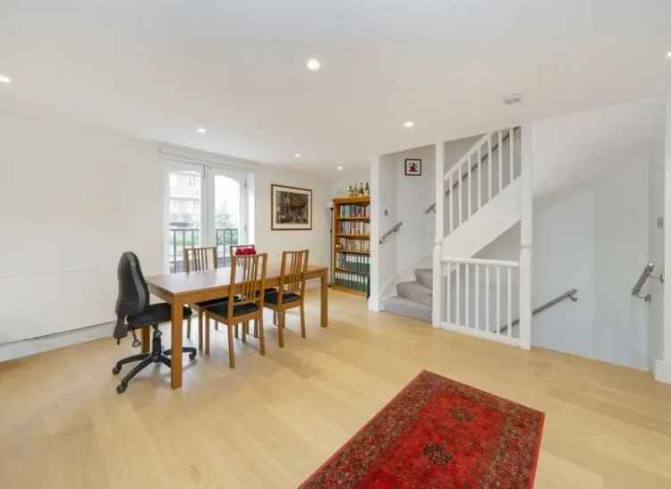 3 Double Bedroom House on Private Mews