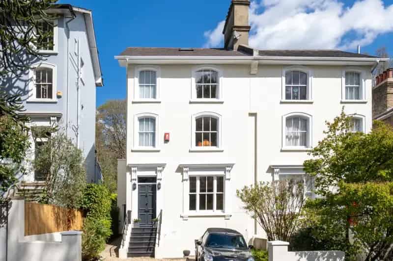 5 Bedroom Semi Detached House Crystal Palace