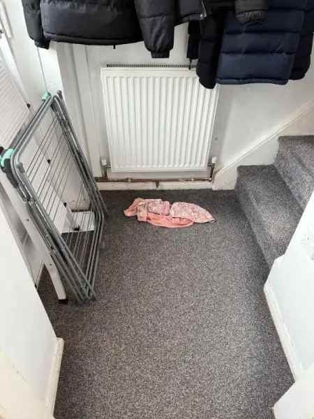 2 Bed Disabled Adapted House Near Shops and Schools