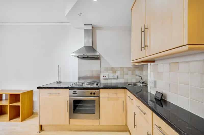 Spacious Studio Apartment near Russell Square Tube Station