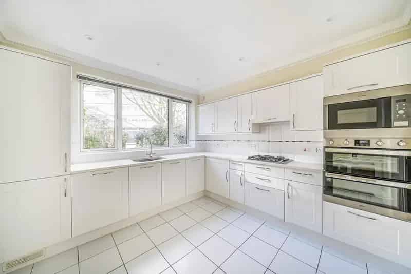 4 Bedroom Semi-Detached Family Home Belsize Village NW3