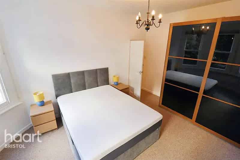 1 Bedroom Apartment with Garden in Clifton