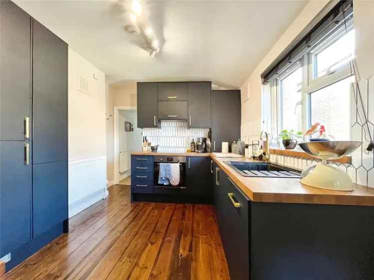 2 Bedroom Flat for Sale London SE6