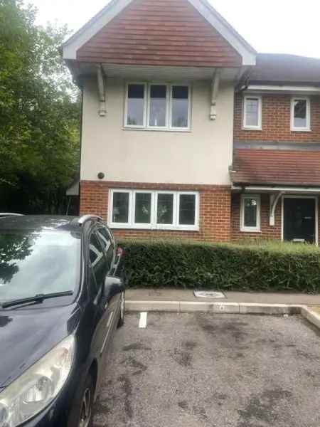 House For Rent in Waverley, England