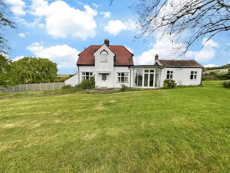 4 Bedroom Detached House For Sale Near Lea Valley Country Park