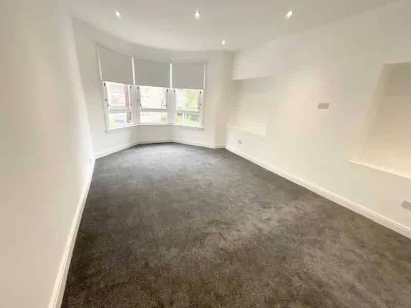 2 Bedroom Flat to Rent in Riddrie Glasgow