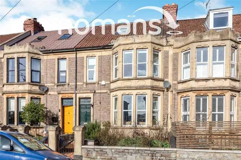 5 Bedroom House with Garden and Street Parking
