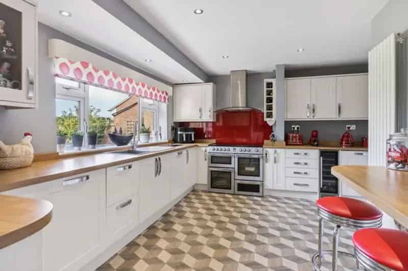 5 Bedroom Detached House for Sale in Studham