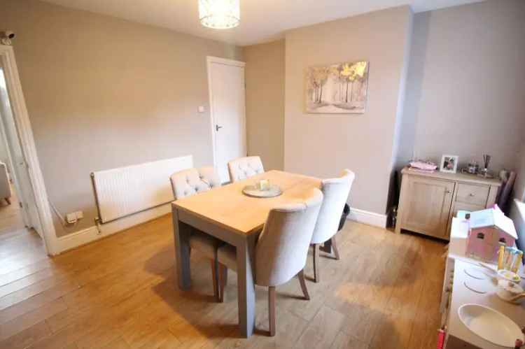 2 Bedroom Mid Terrace House for Sale Bulkington