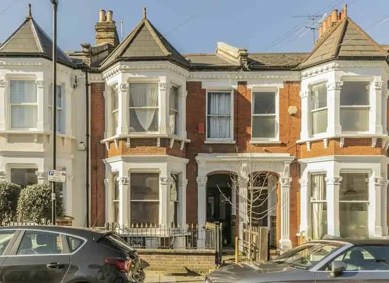 3 Bedroom Garden Flat Abbeville Village Clapham South