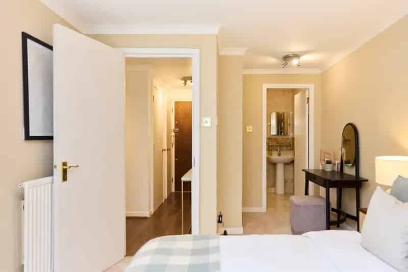 Luxury Apartment in West Brompton Earls Court London