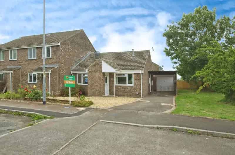 2 Bedroom Semi Detached Bungalow with Orangery and Garage