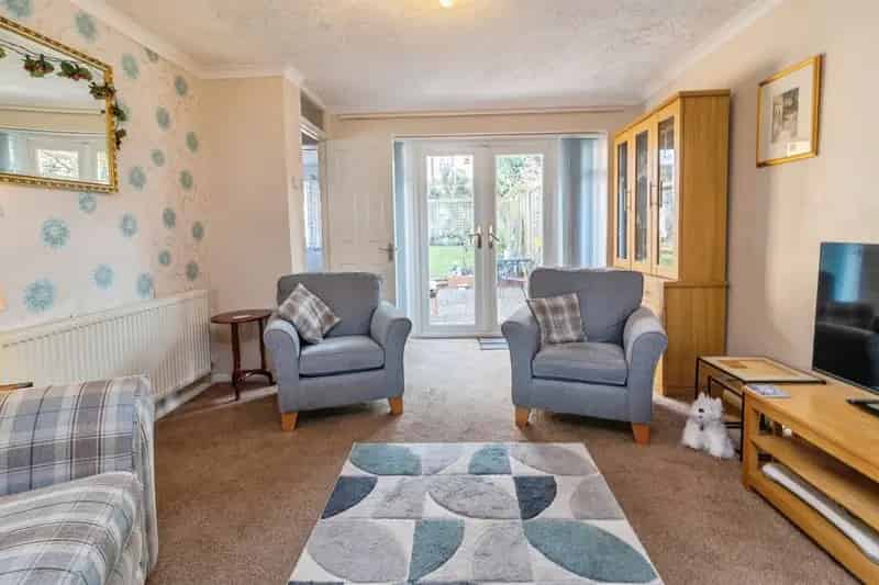 Three Bedroom Semi Detached Bungalow Newport Pagnell