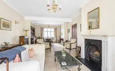 Spacious Detached Home with Gardens in Totnes