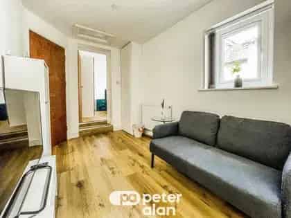 1 room flat of 66 m² in Cardiff
