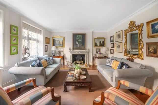 3 Double Bedroom Apartment for Sale in Abingdon Villas London W8