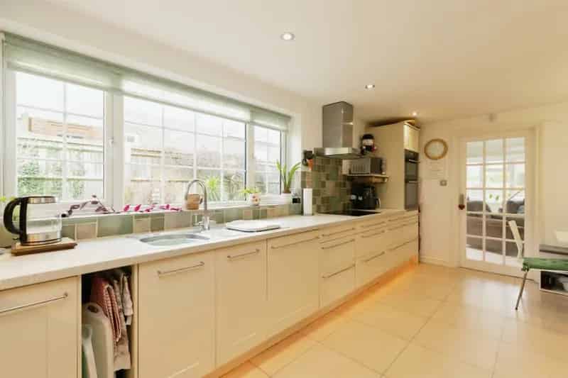 Three Bedroom Detached Home with Double Garage and Landscaped Garden