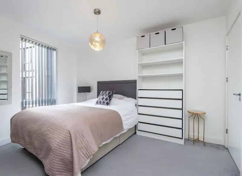 3 Bedroom Apartment Near Canary Wharf