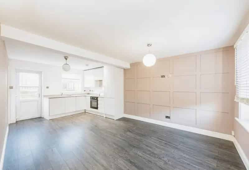 Large Family Home Lichfield City Centre No Onward Chain