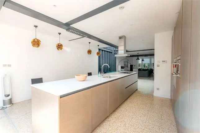 Detached house to rent in Oxford Gardens, Notting Hill, London W10