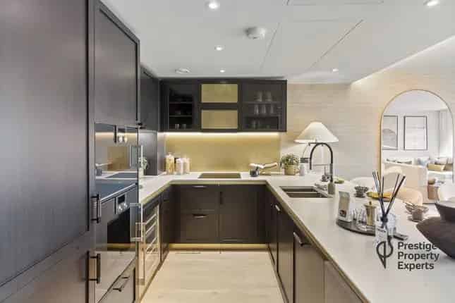 Luxury Chelsea Waterfront Apartment 2 Bed Plus Study