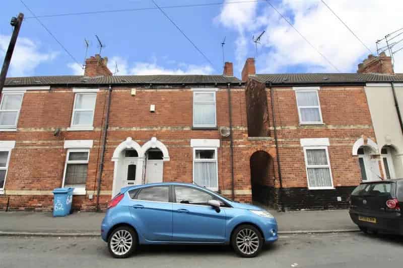 2 bedroom end of terrace house to rent