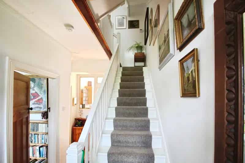 4 Bedroom Family Home with Panoramic City Views
