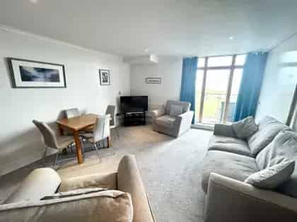Luxury 1 Bed Apartment Cardiff Bay Views Allocated Parking