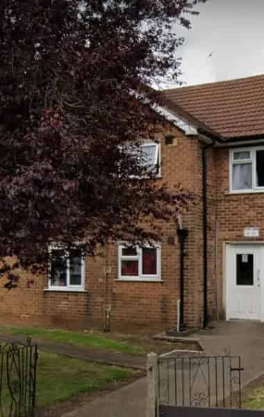 One Bed Ground Floor Flat with Wet Room and Parking