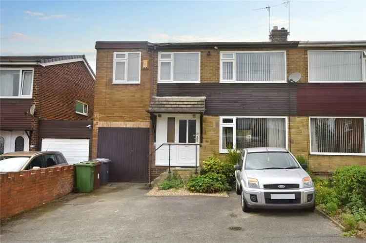 House For Sale in Leeds, England