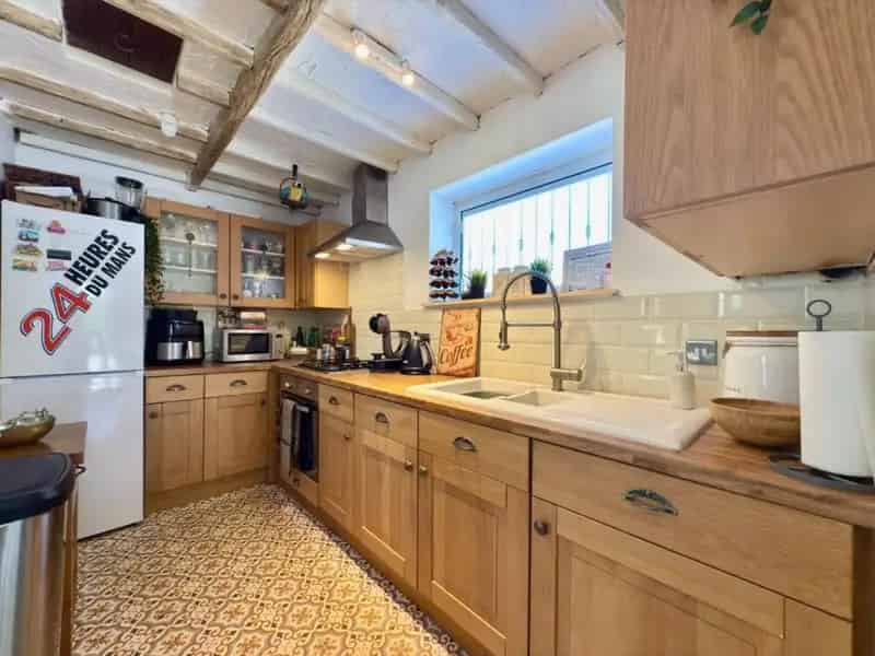 2 bed house for sale