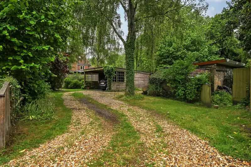 Grade II Listed Thatched Cottage with Annexe for Sale