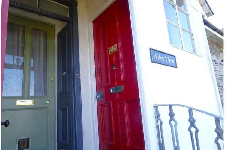 3 Bed Top Floor Flat with Private Garden and Stunning Views