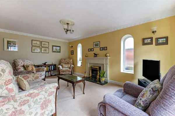 Stylish Coach House for Sale in Nottingham