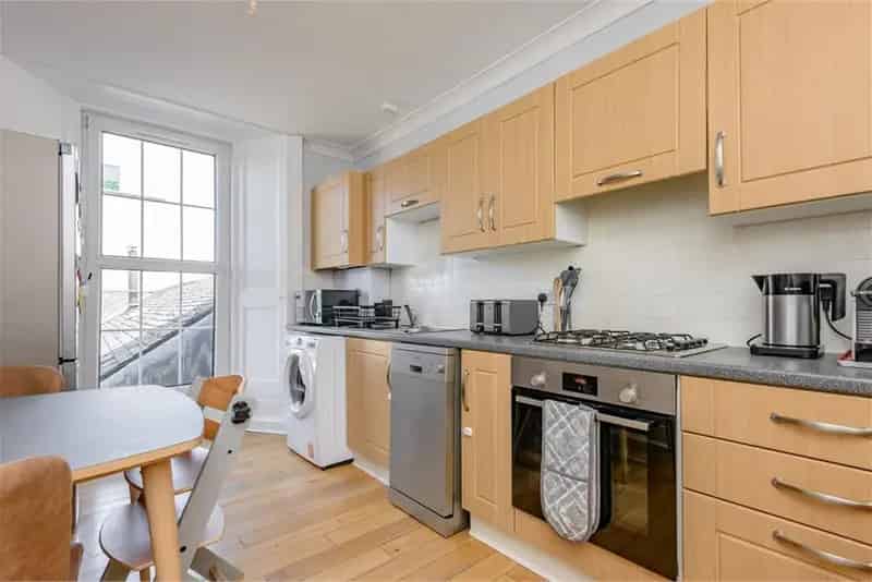 3 Bed Flat First Floor 1 Reception Room 1069 sq ft