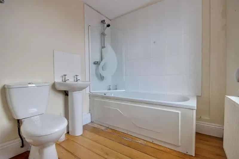 2 Bed House for Sale Large Plot Outbuildings Garage