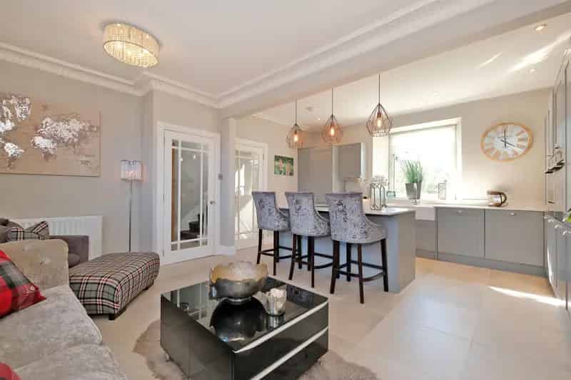 Stunning 4-Bedroom Townhouse in Stonehaven Near Beach