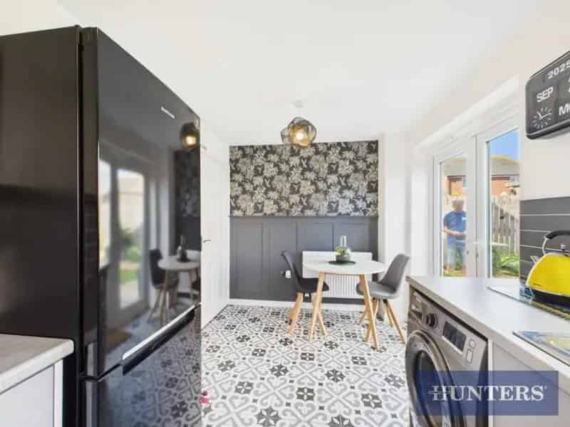 2 bed house for sale