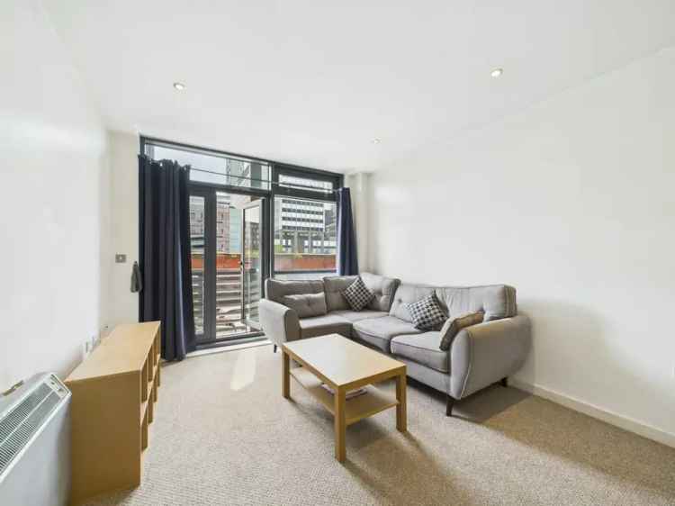 Spacious 2-Bedroom Apartment with Balcony Pall Mall Liverpool