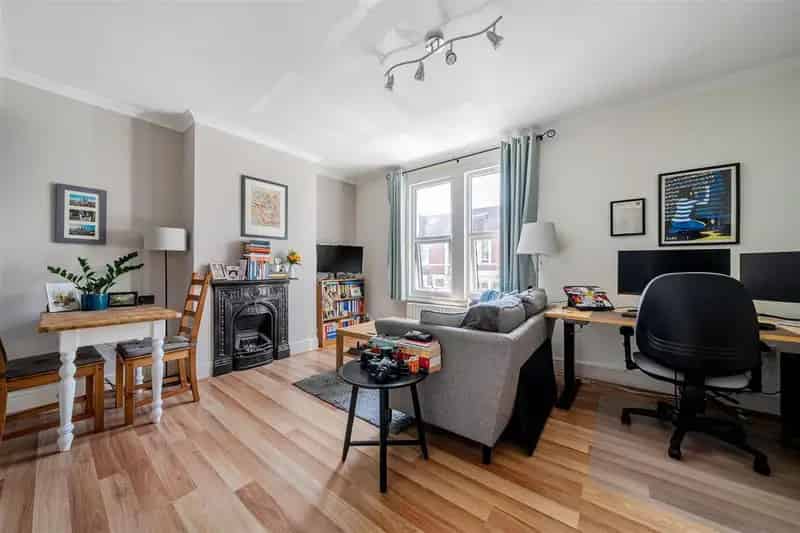 1 Bedroom Maisonette for Sale