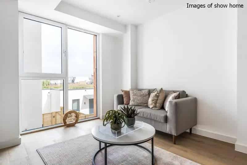 Flat For Sale , London, England
