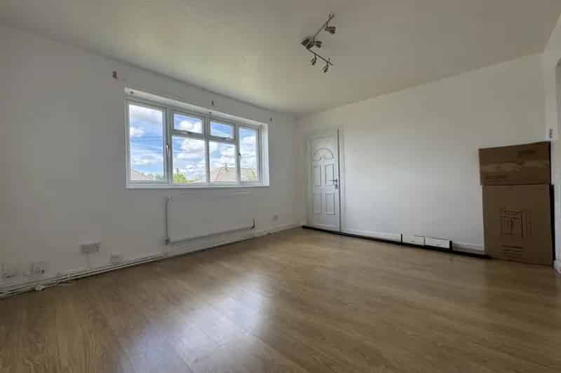 Family Home in Alwoodley Two Double Bedrooms Balcony and Storage