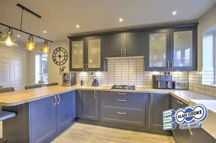 4 Bedroom Detached House to Rent in Alwoodley