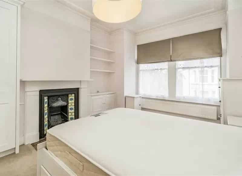 Spacious 4-Bedroom Period Conversion with Private Garden
