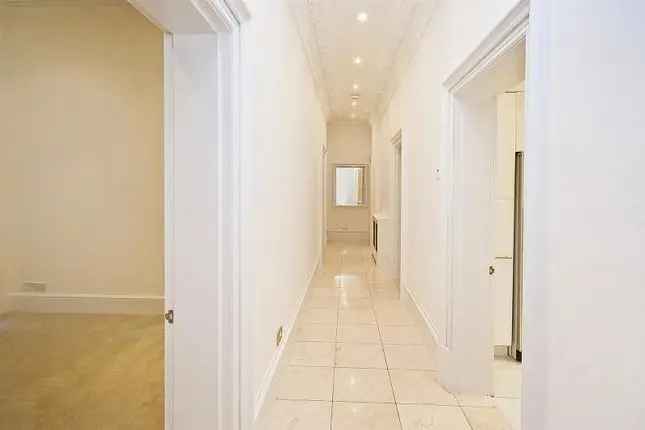 Flat to rent in Palace Gate, London W8