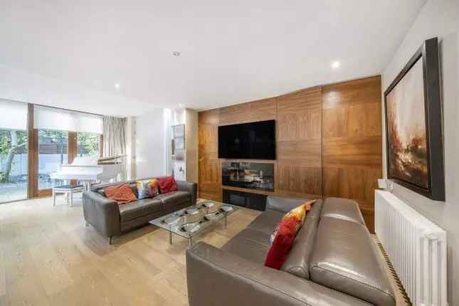 End terrace house for sale in Townshend Road, London NW8